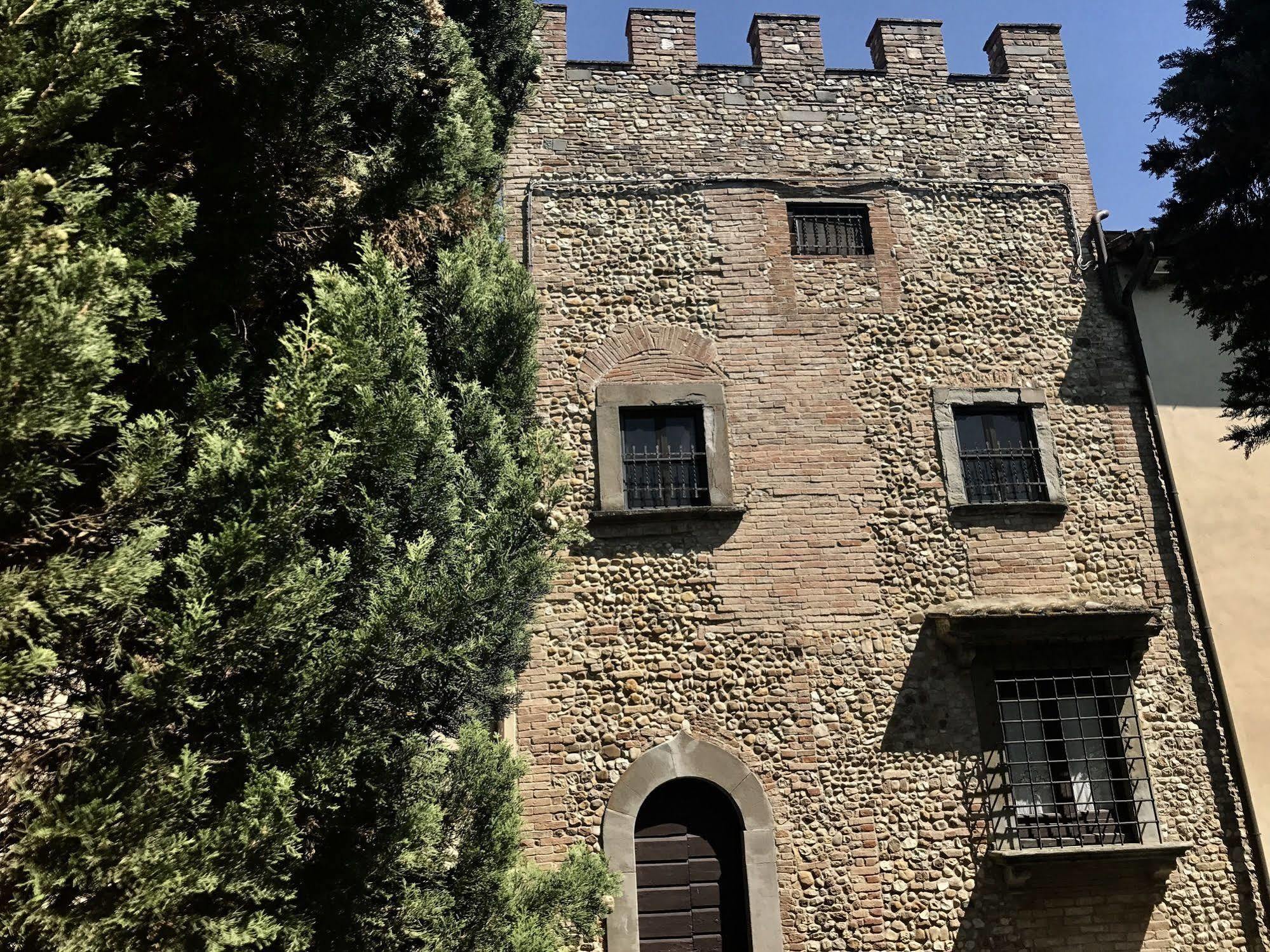 몬테스페르톨리 Castello Di Fezzana 아파트 외부 사진